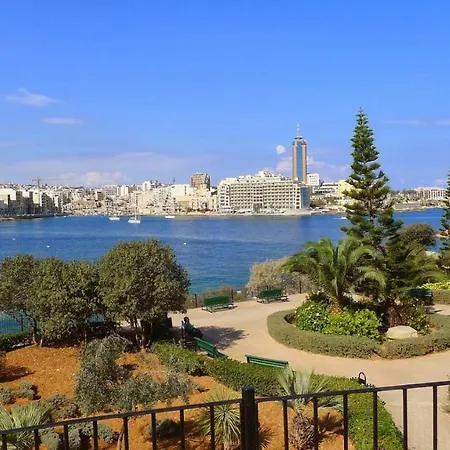 Modern Penthouse In The Heart Of Apartament St. Julian's